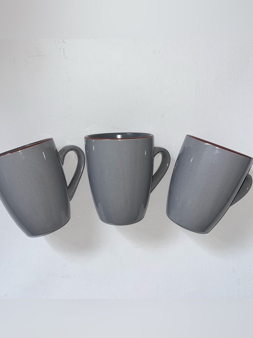Gray Ceramic Mug with Subtle Speckle and Rim Accent